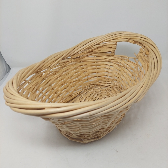 Willow Oval Wicker Basket Cut Out Handles Tan Storage Decorative Gift 16x10x8 - Picture 5 of 8